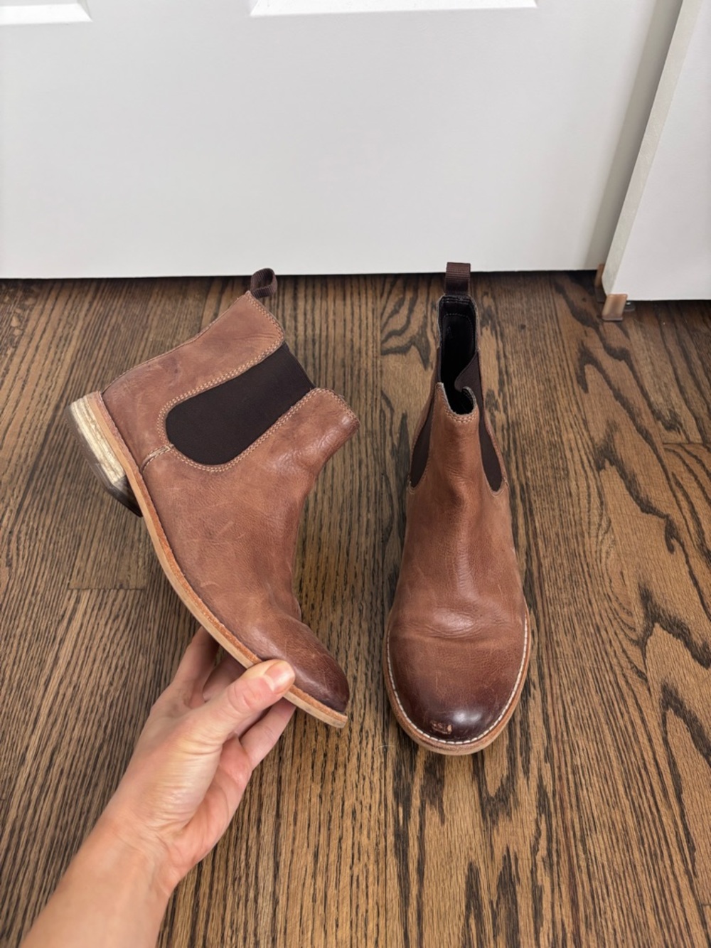 Clark’s Chelsea Leather Boots Sz 7.5 Women’s
